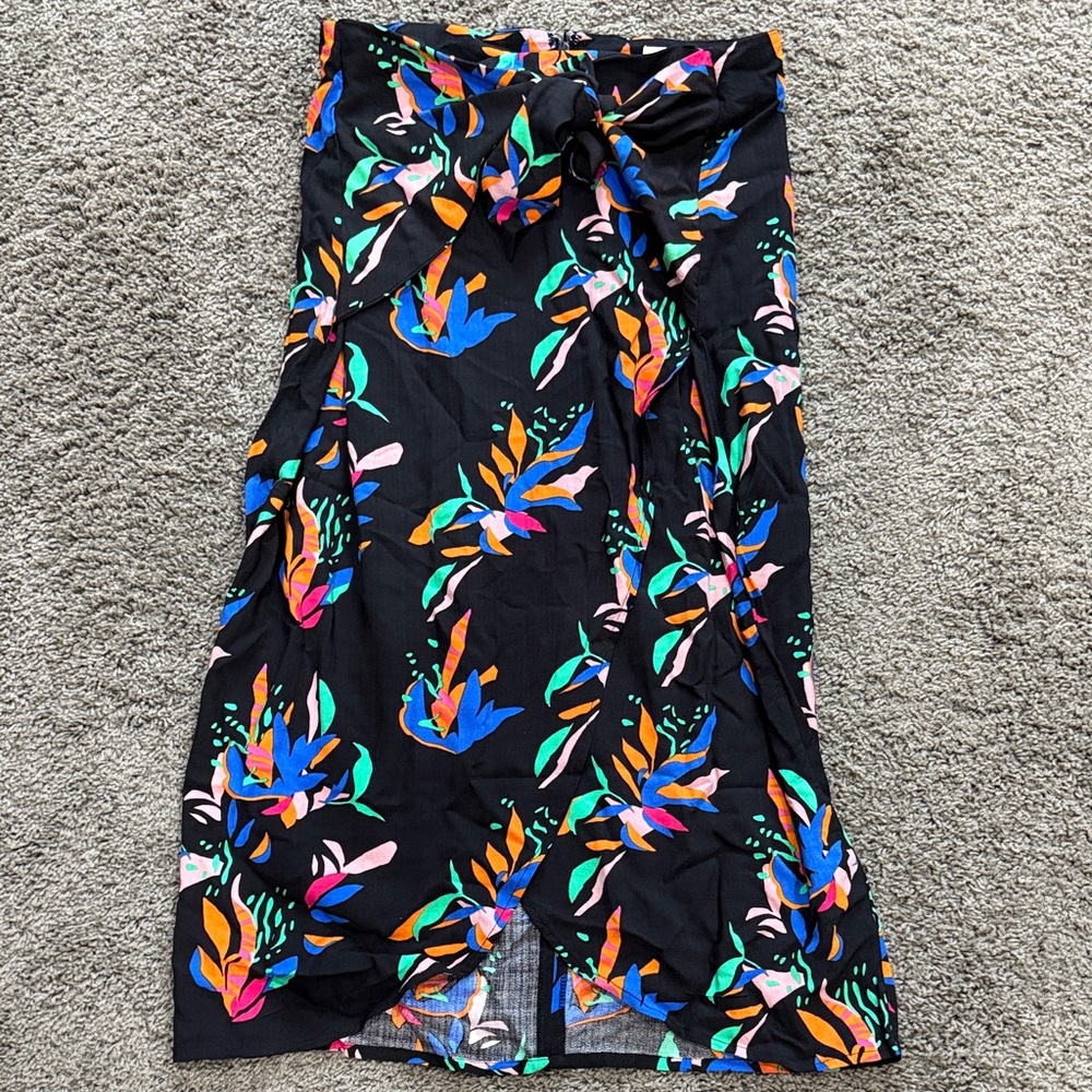 Nine West Vibrant Floral Black Skirt wrap around size large